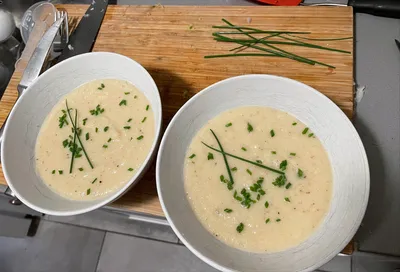 Cheesy Roasted Cauliflower Soup